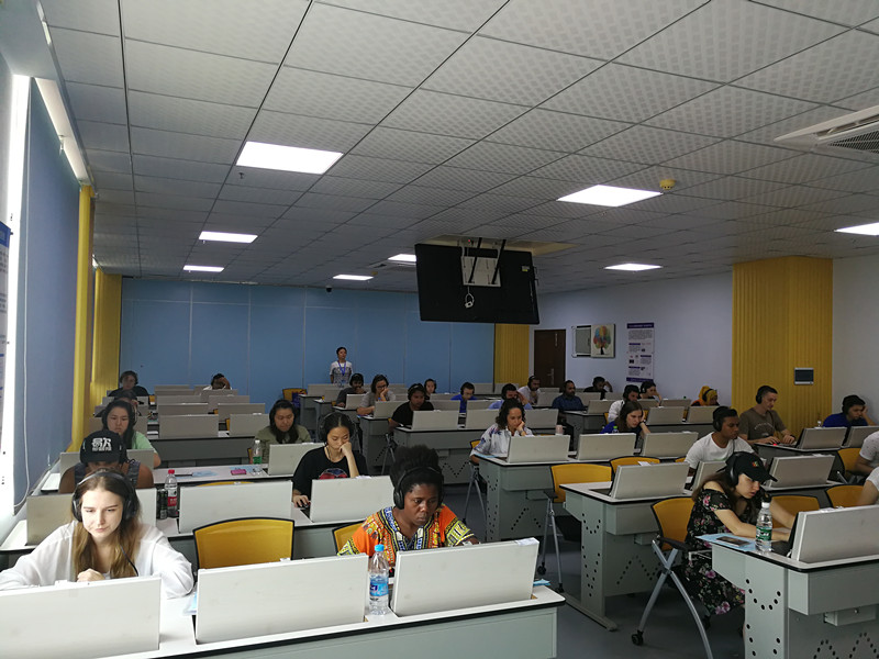 225933cf2407bac2b3108be604c5c41a.jpg 19.6.16-四六级网考.jpg
