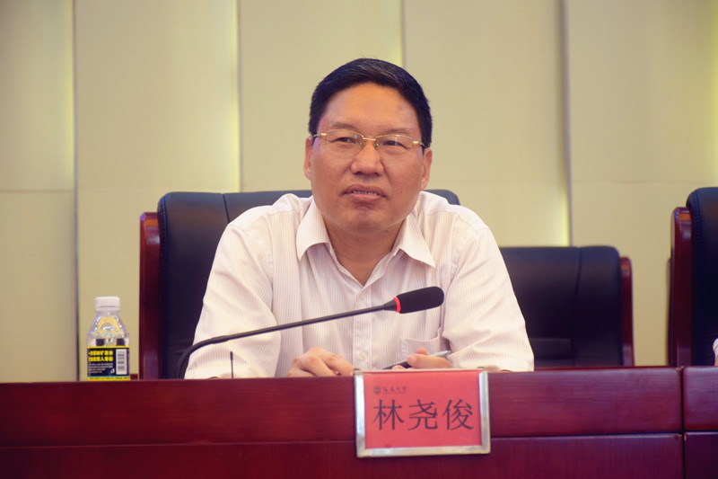 f0e1825c47088667e0ccc80affd381c7.jpg 01林书记.jpg